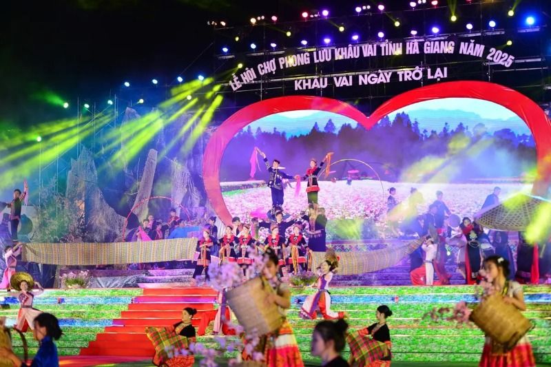 Khau-Vai-Love-Market-Festival-in-ha-giang