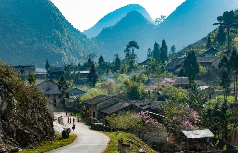 Yen-Minh-A-larger-market-town