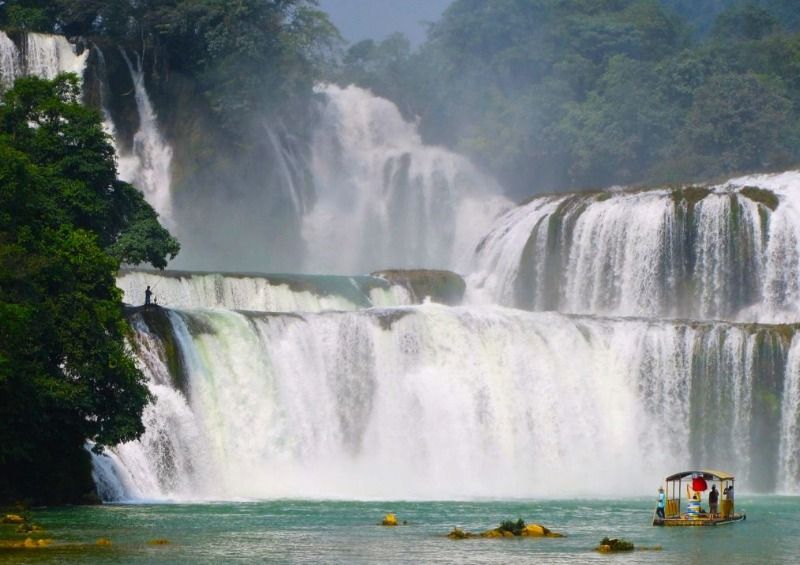 Ban Gioc Waterfall the season water