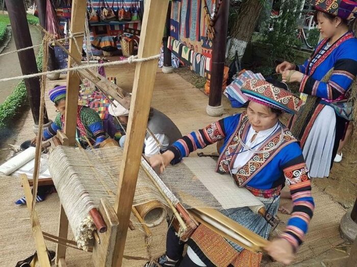 discover-lung-tam-village