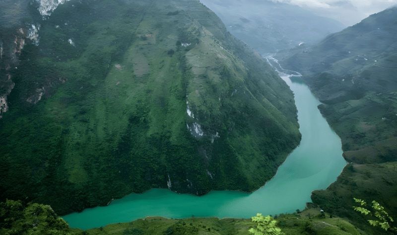 why-is-nho-que-river-emerald-green-all-year-round