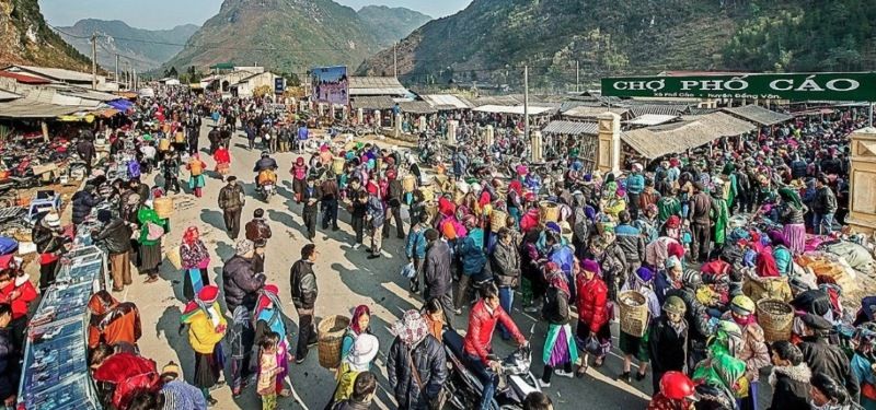 Top 10 Ethnic Minority Markets to Visit on the Ha Giang Loop 7 Pho-Cao-Market